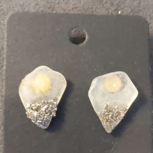Lot of 2 Pairs Glass.Rock.Beach. Sea Glass Studs